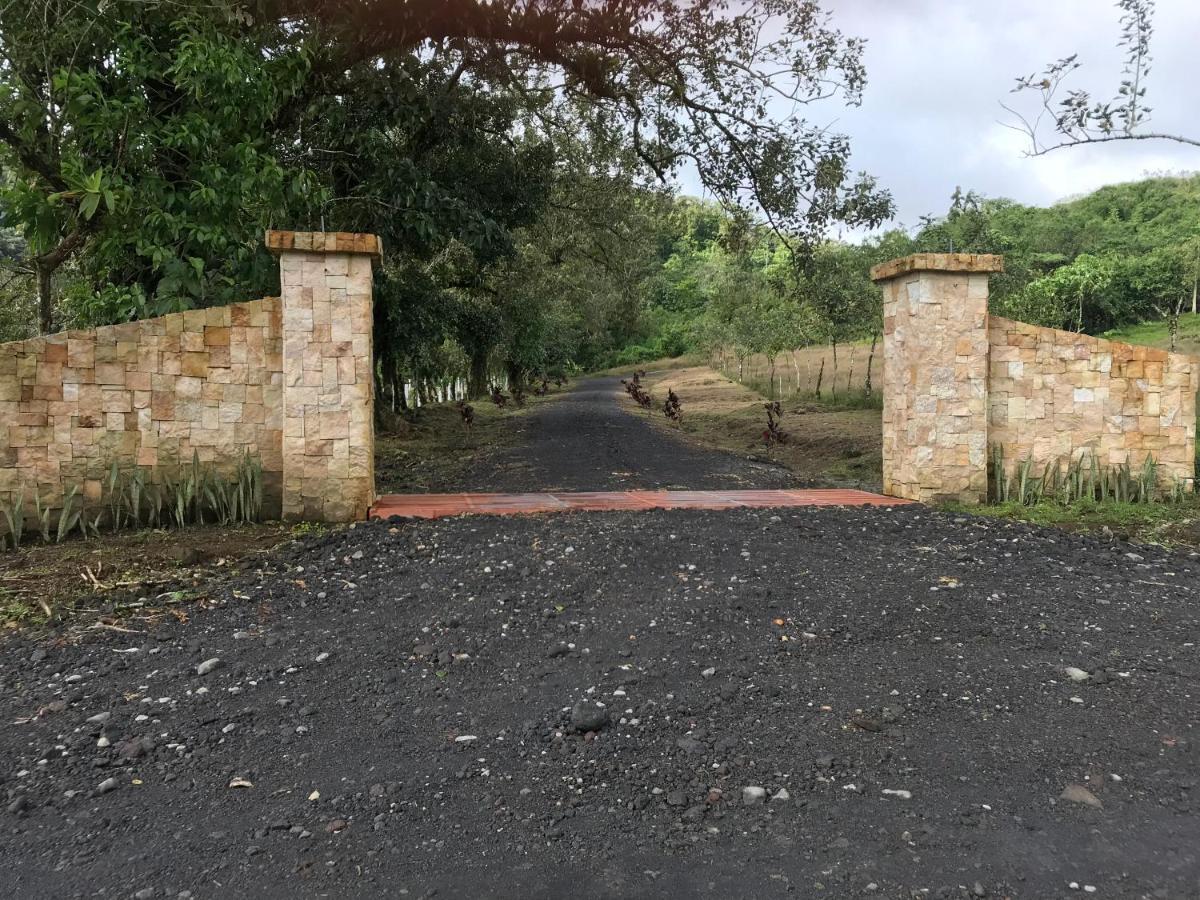Arenal Roca Suites La Fortuna Pokoj fotografie